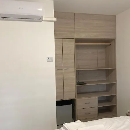 Alojamento de Acomodação e Pequeno-almoço Platán Panzió Csongrád