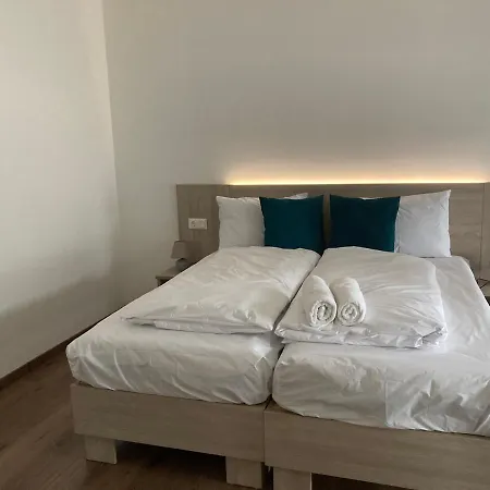 Platan Panzio Frühstückspension 3*