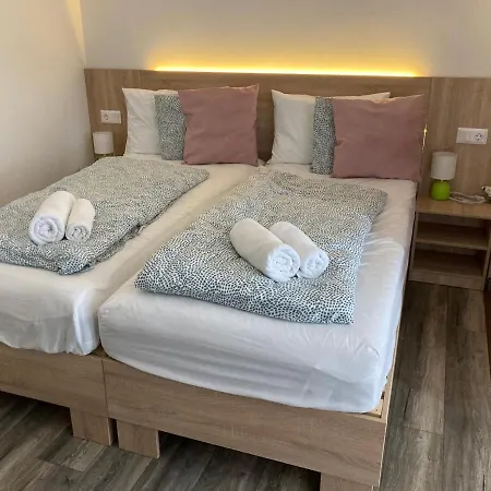 Bed & Breakfast Platan Panzio 3*