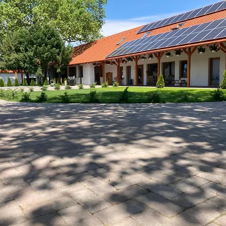 Platan Panzio Frühstückspension 3*