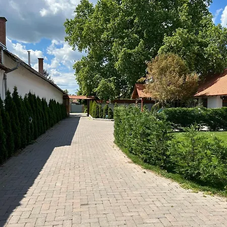 Platan Panzio Frühstückspension 3*