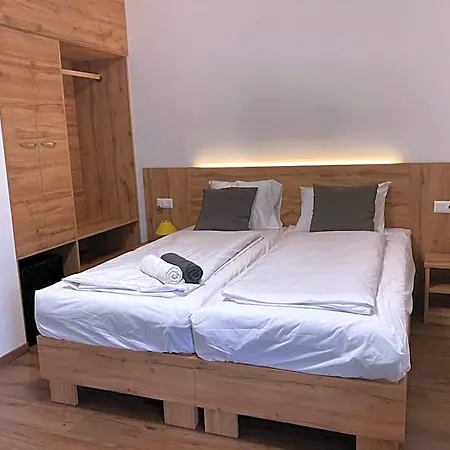 Platan Panzio 3*