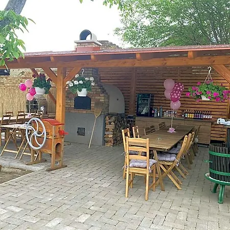 Platan Panzio Bed & Breakfast